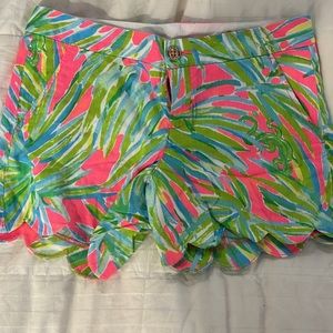 Lilly Pulitzer Buttercup short size 2 Pink Palm print